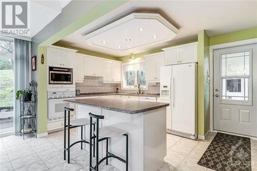 2577 Highway 174 Road, Ottawa, ON - Indoor Photo Showing Kitchen With Double Sink