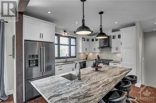 598 Golden Avenue, Ottawa, ON - Indoor Photo Showing Kitchen With Upgraded Kitchen