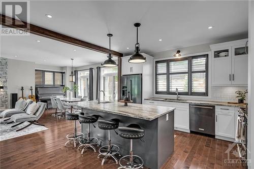 598 Golden Avenue, Ottawa, ON - Indoor Photo Showing Kitchen With Upgraded Kitchen