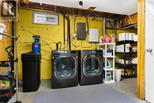 344 Habkirk Drive, Regina, SK - Indoor Photo Showing Laundry Room