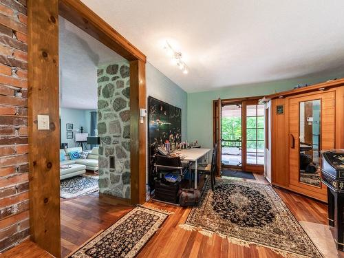 Family room - 6 9E Avenue, Saint-Armand, QC - Indoor Photo Showing Other Room