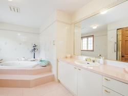 Ensuite bathroom - 