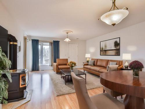 Salon - 7461 Ch. Forest, Terrebonne (La Plaine), QC - Indoor Photo Showing Living Room