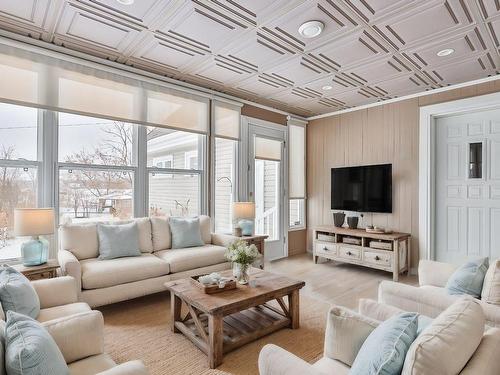 Veranda - 7461 Ch. Forest, Terrebonne (La Plaine), QC - Indoor Photo Showing Living Room