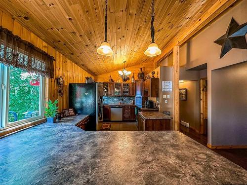 180 & 184 Beryl Winder Road, Kenora, ON - Indoor Photo Showing Kitchen