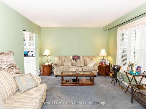 67 Shirley St, Orangeville, ON - Indoor Photo Showing Living Room
