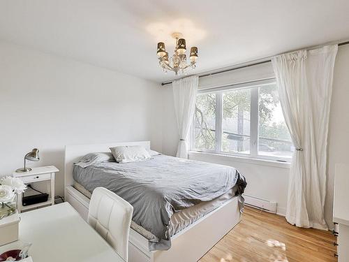 Master bedroom - 925 Rue De Port-Royal E., Montréal (Ahuntsic-Cartierville), QC - Indoor Photo Showing Bedroom