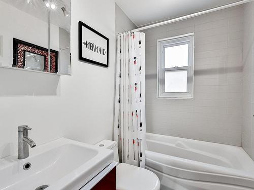 Bathroom - 925 Rue De Port-Royal E., Montréal (Ahuntsic-Cartierville), QC - Indoor Photo Showing Bathroom