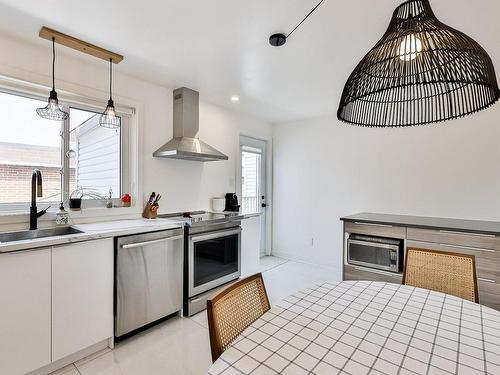 Dining room - 925 Rue De Port-Royal E., Montréal (Ahuntsic-Cartierville), QC - Indoor Photo Showing Kitchen