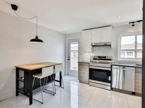 Dining room - 925 Rue De Port-Royal E., Montréal (Ahuntsic-Cartierville), QC - Indoor Photo Showing Kitchen