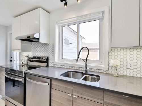 Kitchen - 925 Rue De Port-Royal E., Montréal (Ahuntsic-Cartierville), QC - Indoor Photo Showing Kitchen With Double Sink