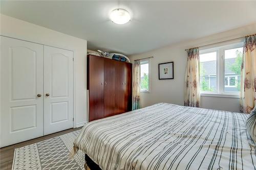 969 Reimer Common, Burlington, ON - Indoor Photo Showing Bedroom