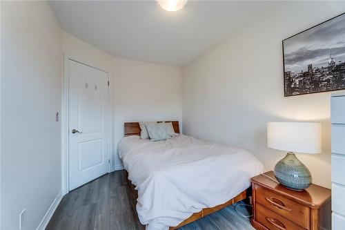 969 Reimer Common, Burlington, ON - Indoor Photo Showing Bedroom