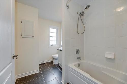 969 Reimer Common, Burlington, ON - Indoor Photo Showing Bathroom