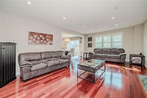 990 Upper Kenilworth Avenue, Hamilton, ON - Indoor Photo Showing Living Room