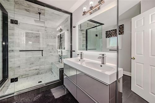 990 Upper Kenilworth Avenue, Hamilton, ON - Indoor Photo Showing Bathroom