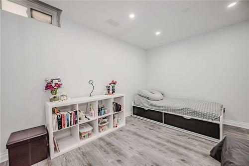 990 Upper Kenilworth Avenue, Hamilton, ON - Indoor Photo Showing Bedroom