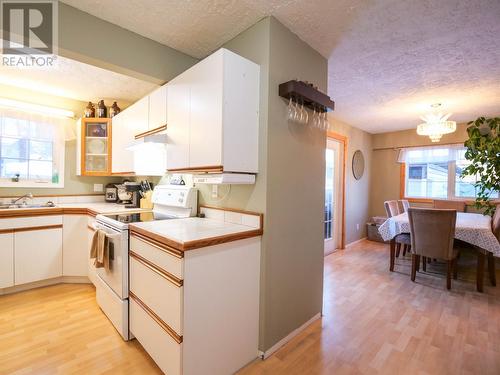 1255 Moffat Avenue, Quesnel, BC - Indoor Photo Showing Kitchen