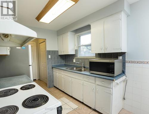 6 Glenecho Drive, Barrie, ON - Indoor Photo Showing Kitchen With Double Sink