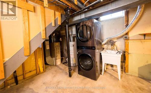 6 Glenecho Drive, Barrie, ON - Indoor Photo Showing Laundry Room