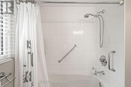284 Grandview Street S, Oshawa, ON - Indoor Photo Showing Bathroom