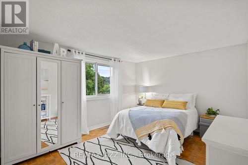 284 Grandview Street S, Oshawa, ON - Indoor Photo Showing Bedroom