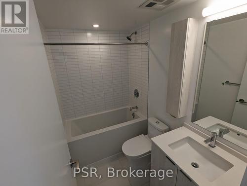 905 - 86 Dundas Street E, Mississauga, ON - Indoor Photo Showing Bathroom