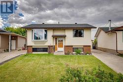 24 Radcliffe Bay SE  Calgary, AB T2A 6B3