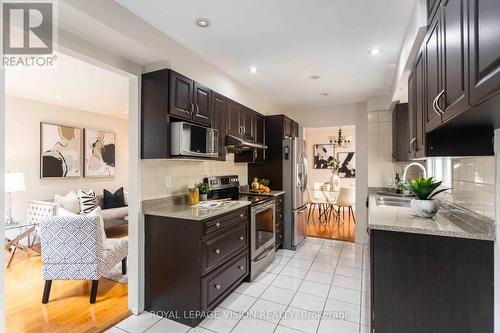 13 - 101 Alford Crescent, Toronto, ON - Indoor Photo Showing Kitchen