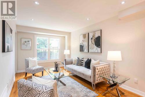 13 - 101 Alford Crescent, Toronto, ON - Indoor Photo Showing Living Room