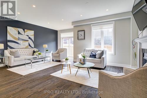 18 Perdita Road, Brampton, ON - Indoor Photo Showing Living Room