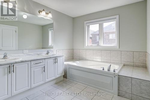 18 Perdita Road, Brampton, ON - Indoor Photo Showing Bathroom