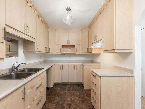 Cuisine - 5750 Boul. Kimber, Longueuil (Saint-Hubert), QC - Indoor Photo Showing Kitchen With Double Sink