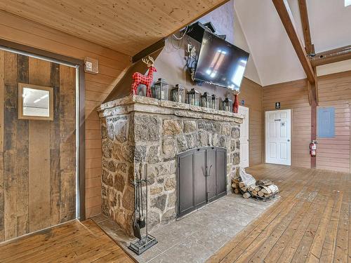 Dining room - 54  - 56 Ch. D'Entrelacs, Sainte-Marguerite-Du-Lac-Masson, QC -  With Fireplace