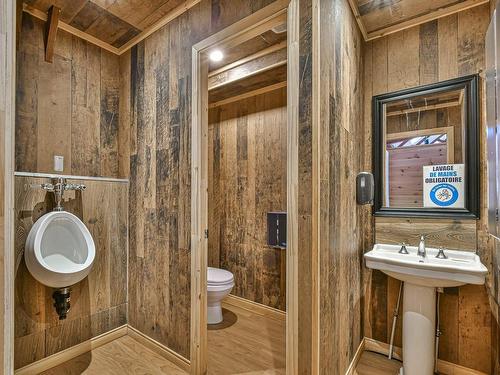 Powder room - 54  - 56 Ch. D'Entrelacs, Sainte-Marguerite-Du-Lac-Masson, QC - Indoor Photo Showing Bathroom