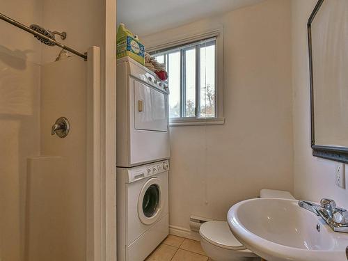 Bathroom - 54  - 56 Ch. D'Entrelacs, Sainte-Marguerite-Du-Lac-Masson, QC - Indoor Photo Showing Laundry Room