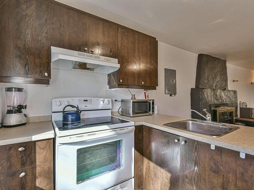 Cuisine - 54  - 56 Ch. D'Entrelacs, Sainte-Marguerite-Du-Lac-Masson, QC - Indoor Photo Showing Kitchen