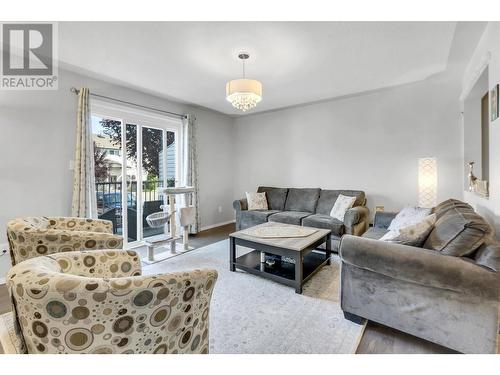 115 4035 22 Avenue, Prince George, BC - Indoor Photo Showing Living Room