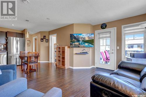 58 5557 Blake Crescent, Regina, SK - Indoor Photo Showing Living Room