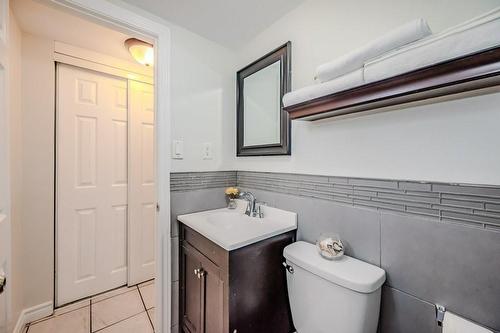 43 Evans Street, Hamilton, ON - Indoor Photo Showing Bathroom