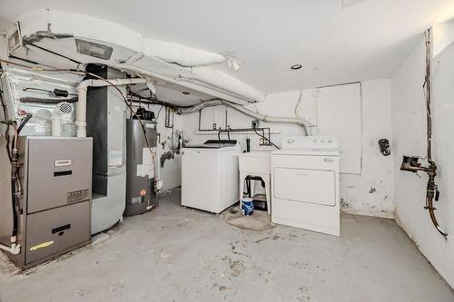 43 Evans Street, Hamilton, ON - Indoor Photo Showing Laundry Room
