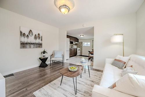 43 Evans Street, Hamilton, ON - Indoor Photo Showing Living Room