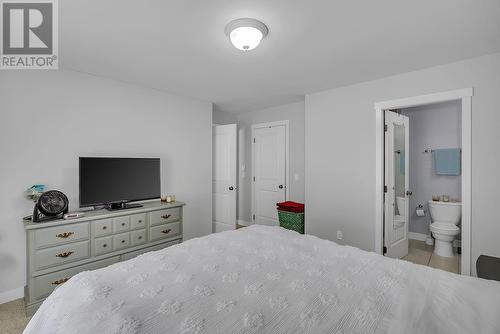1286 Tanemura Crescent, Kelowna, BC - Indoor Photo Showing Bedroom