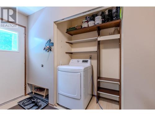 3904 Bellamy Road, Prince George, BC - Indoor Photo Showing Laundry Room