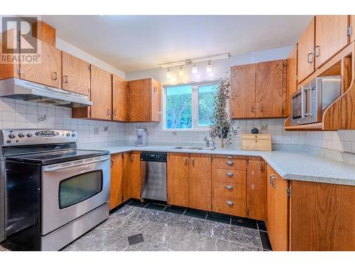 3904 Bellamy Road, Prince George, BC - Indoor Photo Showing Kitchen