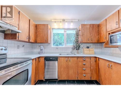 3904 Bellamy Road, Prince George, BC - Indoor Photo Showing Kitchen