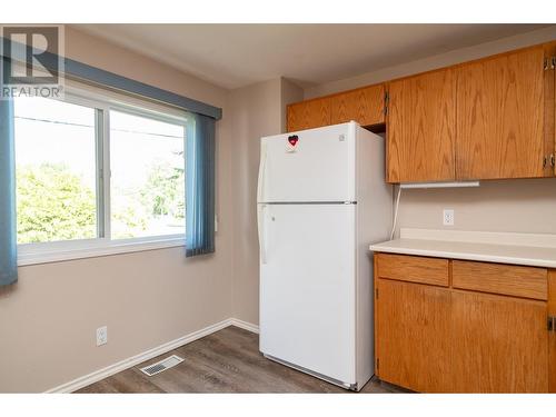 6955 Taft Drive, Prince George, BC - Indoor Photo Showing Kitchen