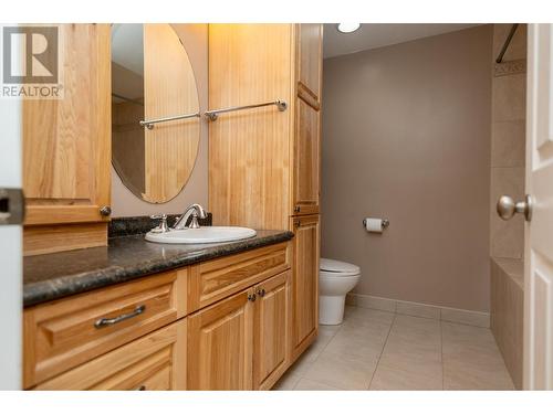 6955 Taft Drive, Prince George, BC - Indoor Photo Showing Bathroom
