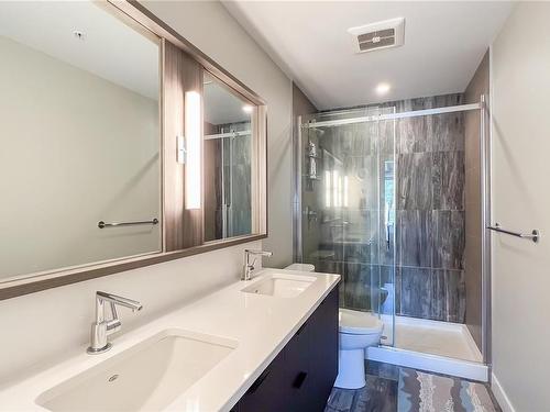 512-967 Whirlaway Cres, Langford, BC - Indoor Photo Showing Bathroom