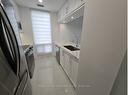 1602-85 Bloor St E, Toronto, ON  - Indoor Photo Showing Kitchen 